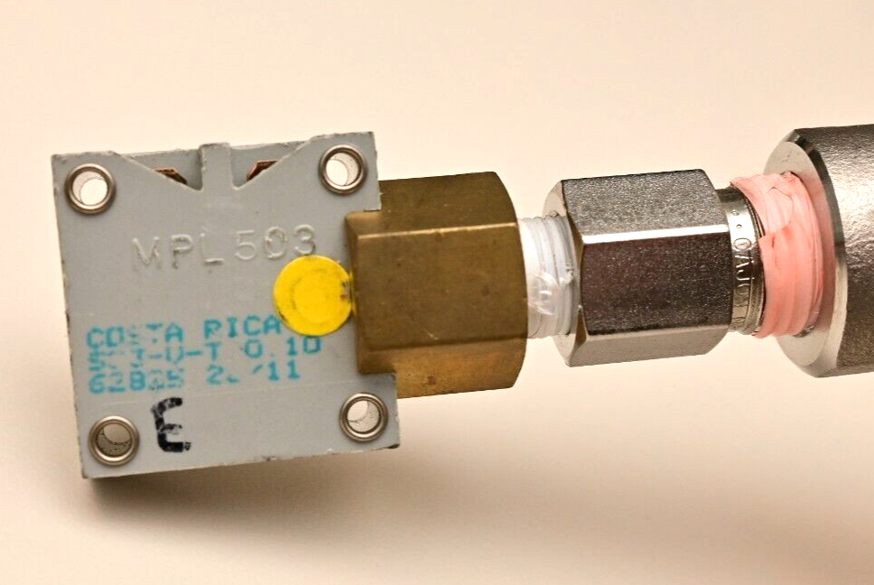 FESTO VAD-1/4 9394 Vacuum Generator w/ MPL503 Pressure Sensor Cajon SS316 Elbow