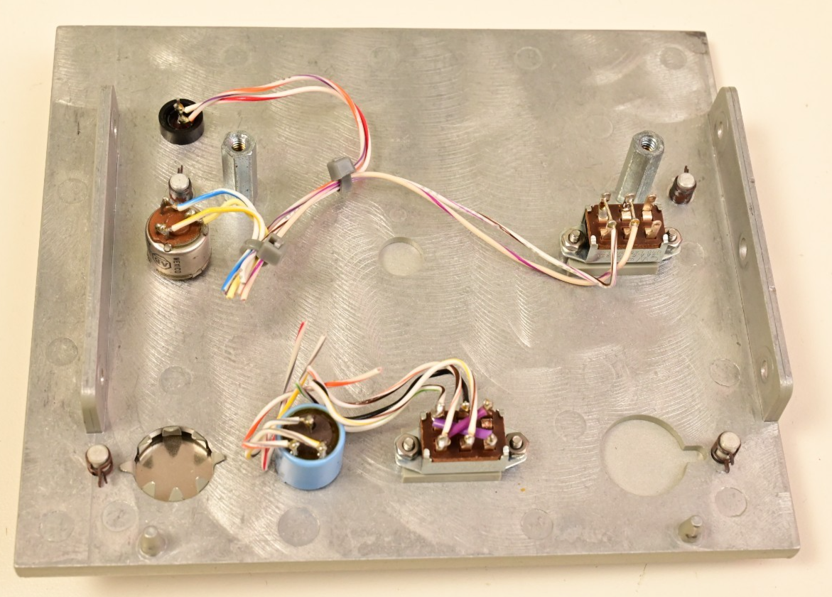 HP 86245A-H28 RF Plug-In Front Panel Vintage HP Switches Pots Knobs