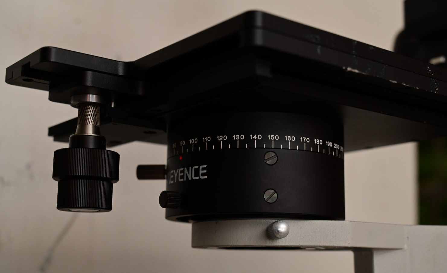 Keyence VHX-100K Microscope Stand w/ Unknown C-Mount Lens Heavy Duty Adjustable