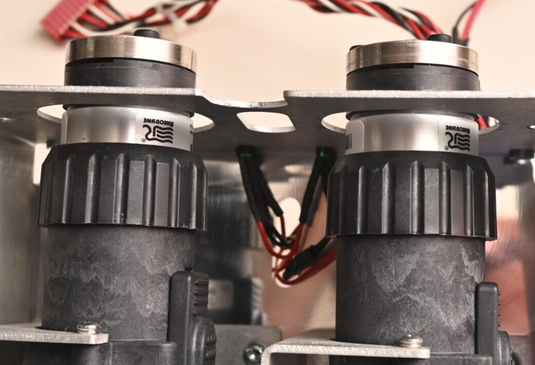 Lot of 2 Rheodyne PD710-100 Injection Valve w/ 8382101 Controllers Sciex MicroLC