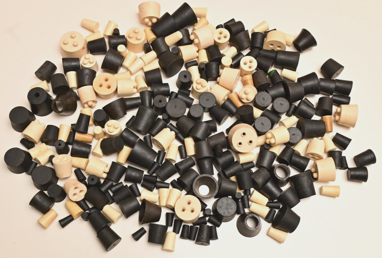 Lot of 273 Rubber Stoppers for Test Tube/Flask Various Sizes Fisherbrand? ~6 lbs