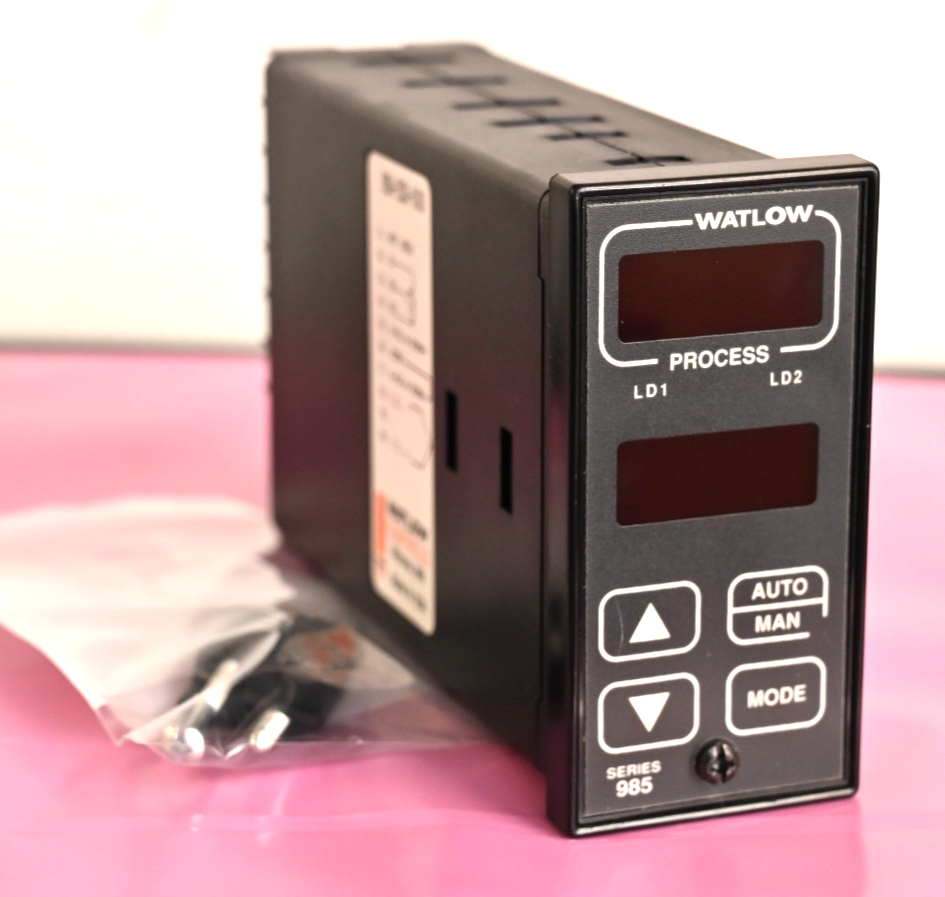 Watlow Series 985 Temperature Process Controller 985A-2DD0-0000