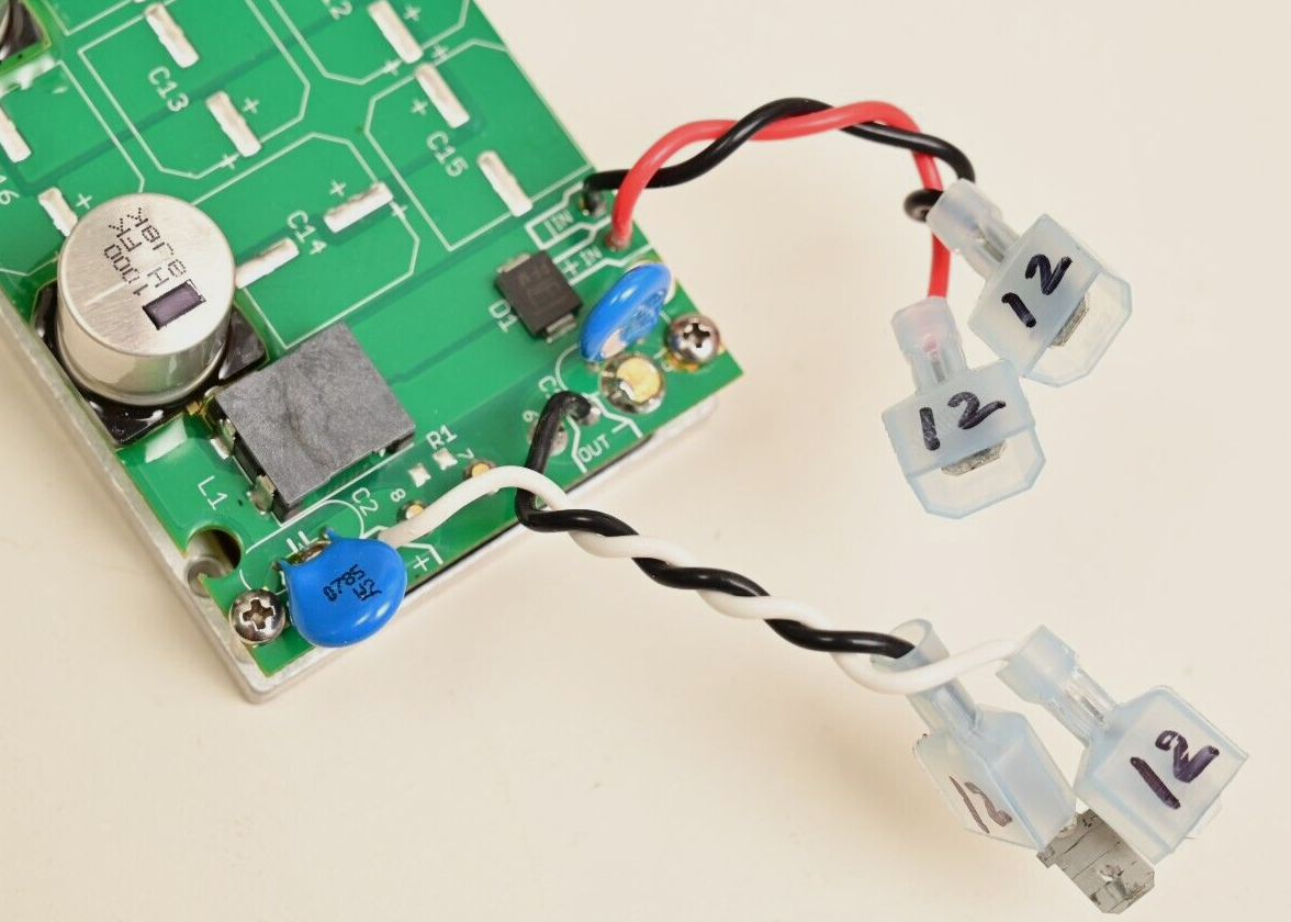 VICOR V28A12T200BG3 Isolated DC/DC Converter 9-36V to 12V 200W w/ Capacitor PCB