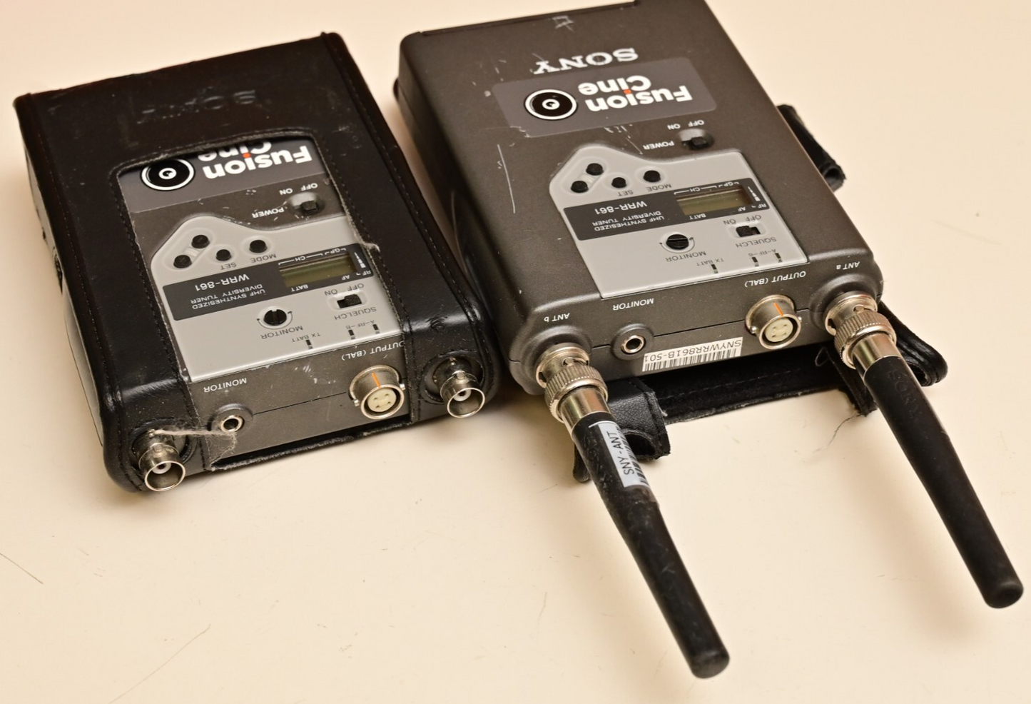 Sony Wireless Microphone UHF Transmitter & Receiver Tuner Lot WRT-822 WRR-861