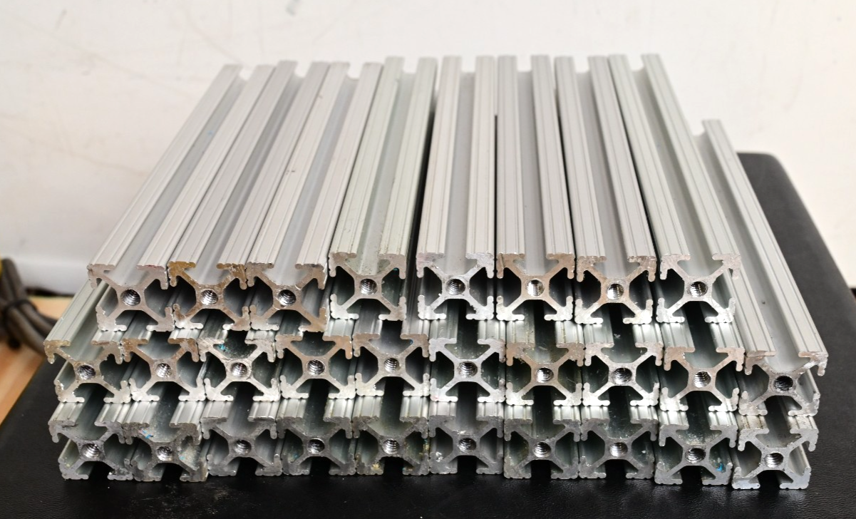 QTY 28 T-Slot 80/20 Style Aluminum Extrusion 1"x1" x ~8" Used Total ~18.5ft 9lb