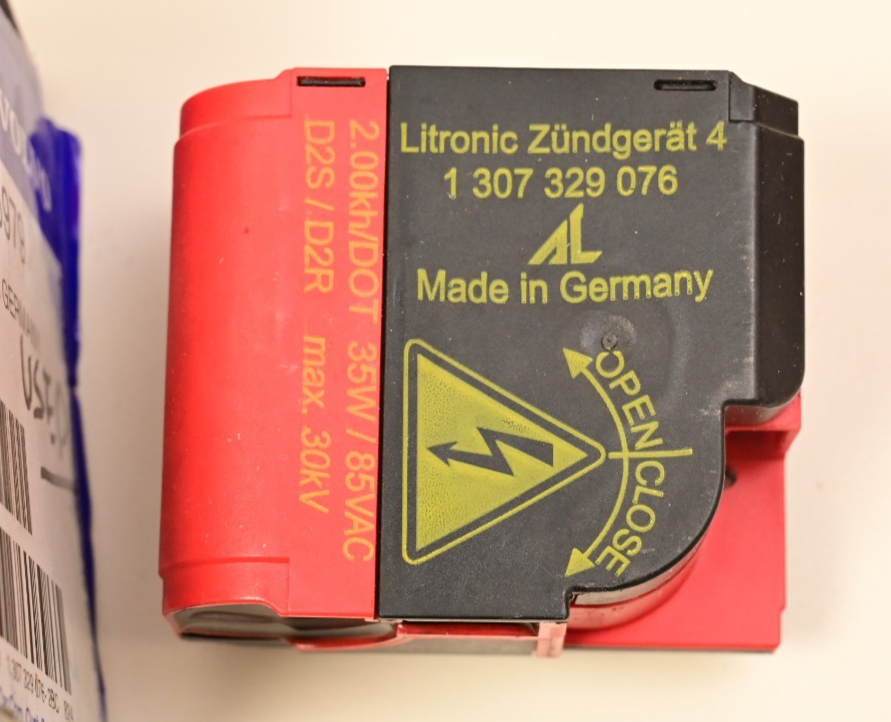 Volvo 30655979 Xenon D2S Headlamp Connector Genuine Used