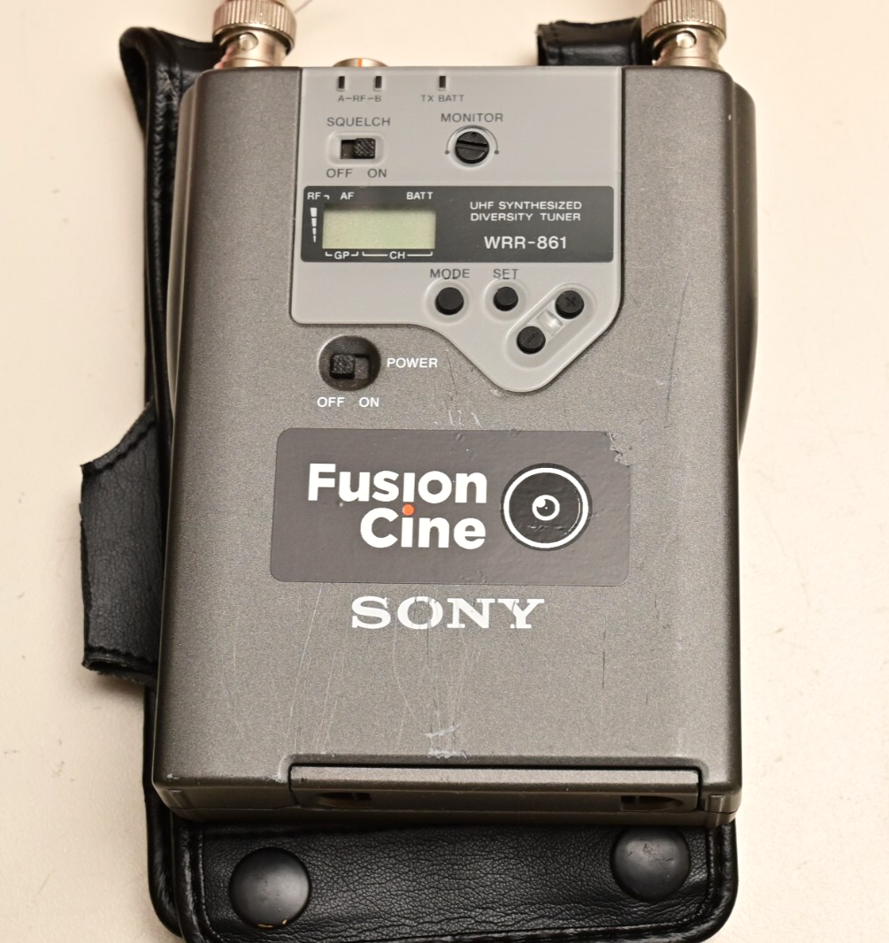 Sony Wireless Microphone UHF Transmitter & Receiver Tuner Lot WRT-822 WRR-861