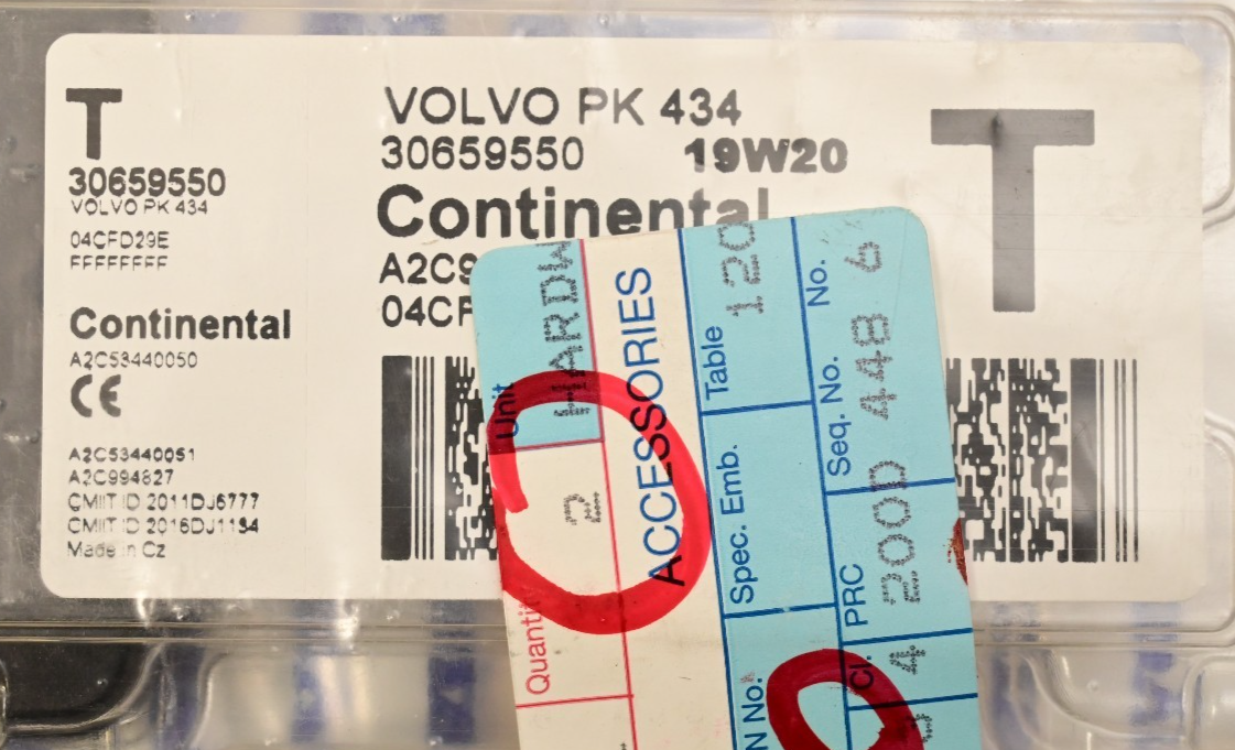 Volvo Keyless Entry Transmitter Remote P/N 30659550 Genuine Sealed S60 S70 XC70