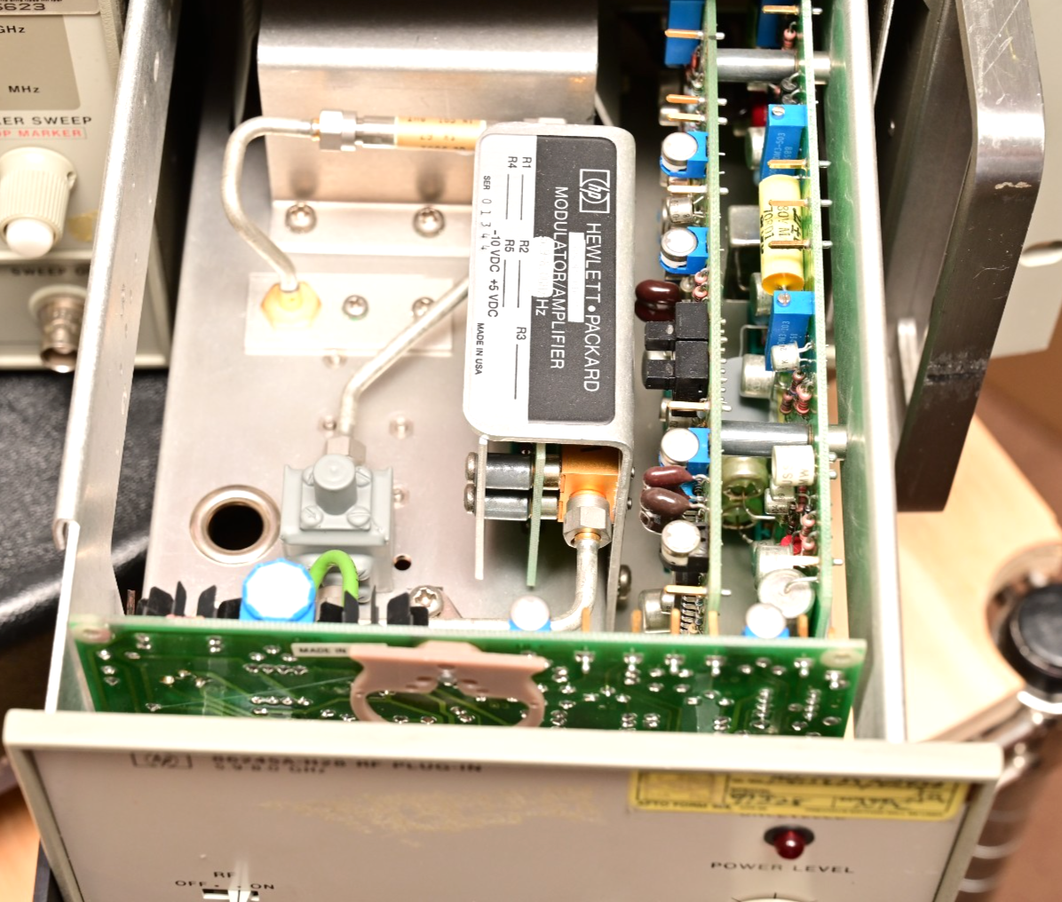 HP 8620C Sweep Oscillator w/ 86245A-H28 RF Plug-In 5.9-8.0GHz USAF Surplus