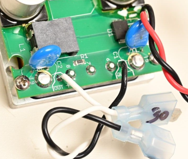 VICOR V28A28T200BG3 Isolated DC/DC Converter 9-36V to 28V 200W w/ Capacitor PCB