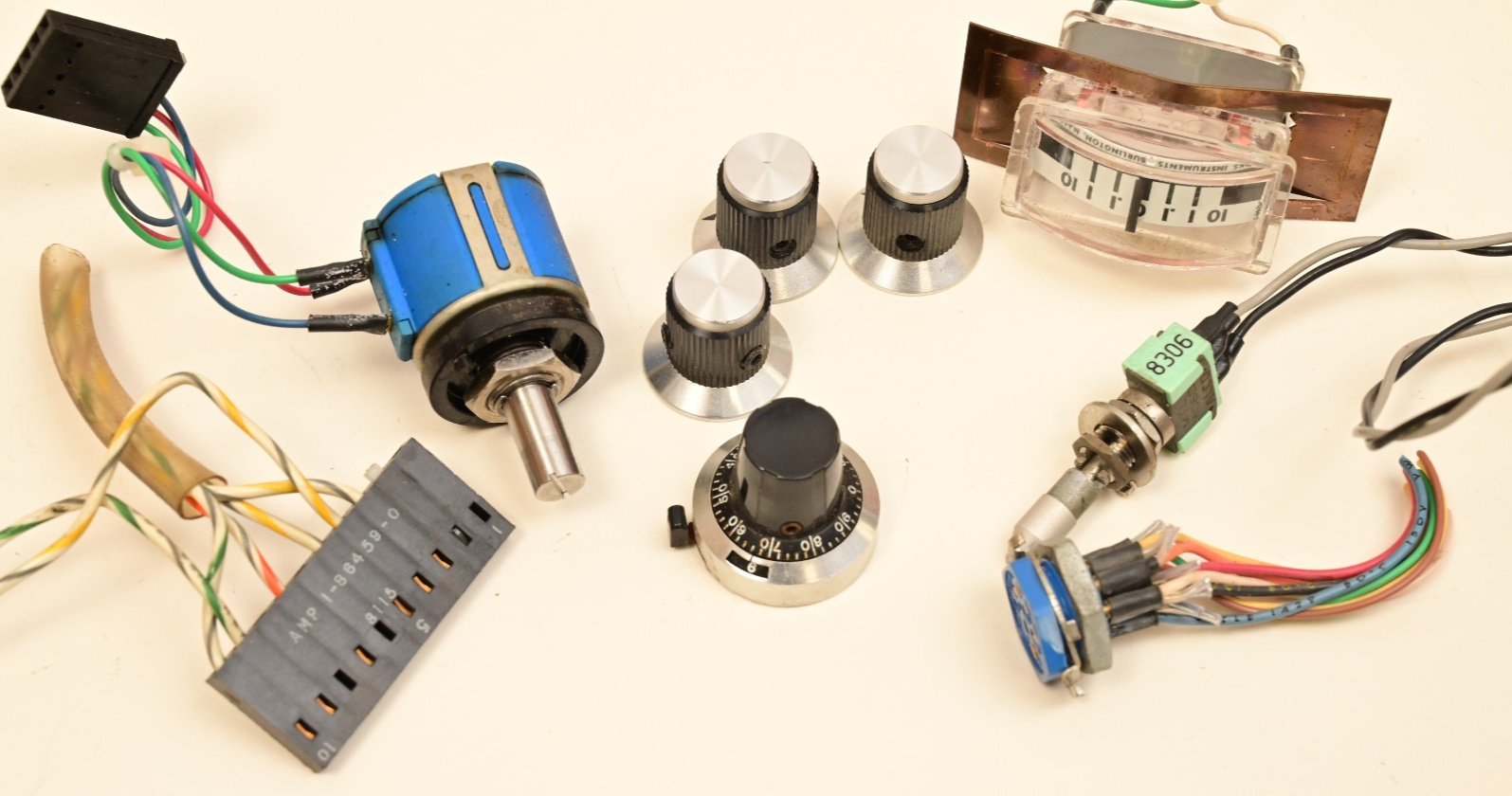 MK Instruments 252A Exhaust Valve Controller Knobs Bourns ALCO MTL 106D Toggle