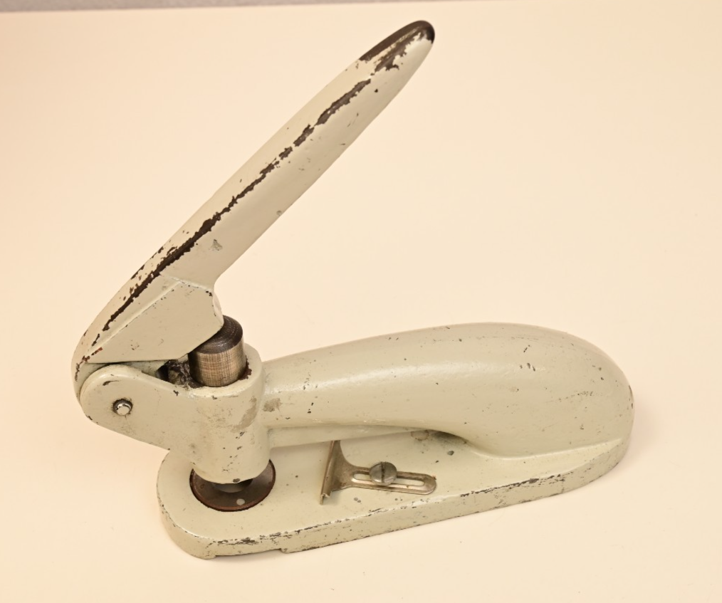 Heavy Duty Cast Iron Hand Press Fabric Leather Hole Punch 3/4" Tool Dressmaking