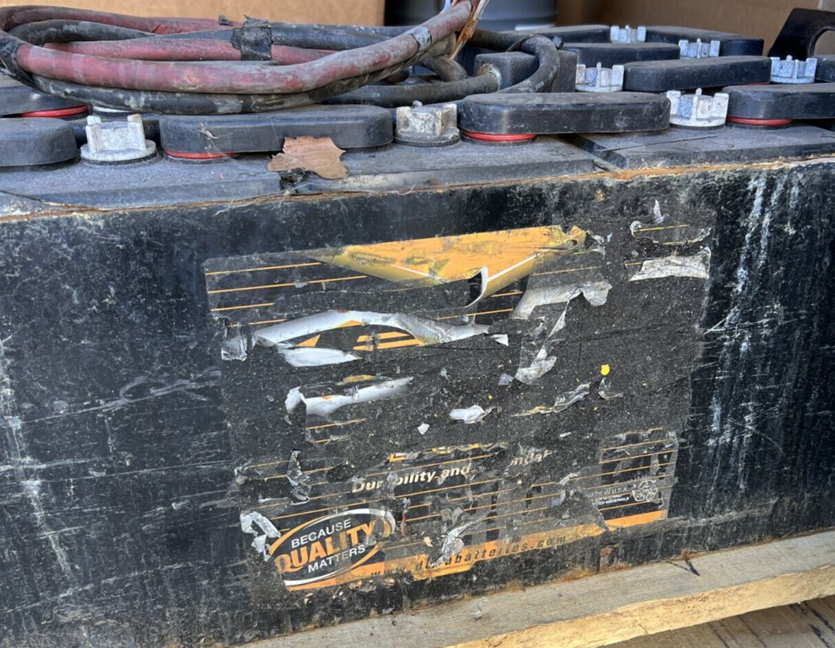 Deka 18-D35-13 Forklift Battery 36V Untested