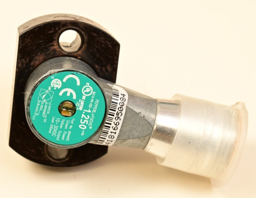 Pepperl + Fuchs P/N 904455 1.25 Cylinder Inductive Sensor NJ1.5-PD-E02-1.250-V95