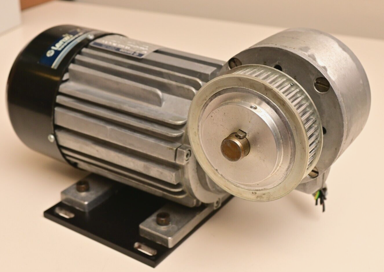 Lenze Right Angle Gearmotor 43.551.32.5.3.5 0.16kW Dual Output Gearbox 3000RPM