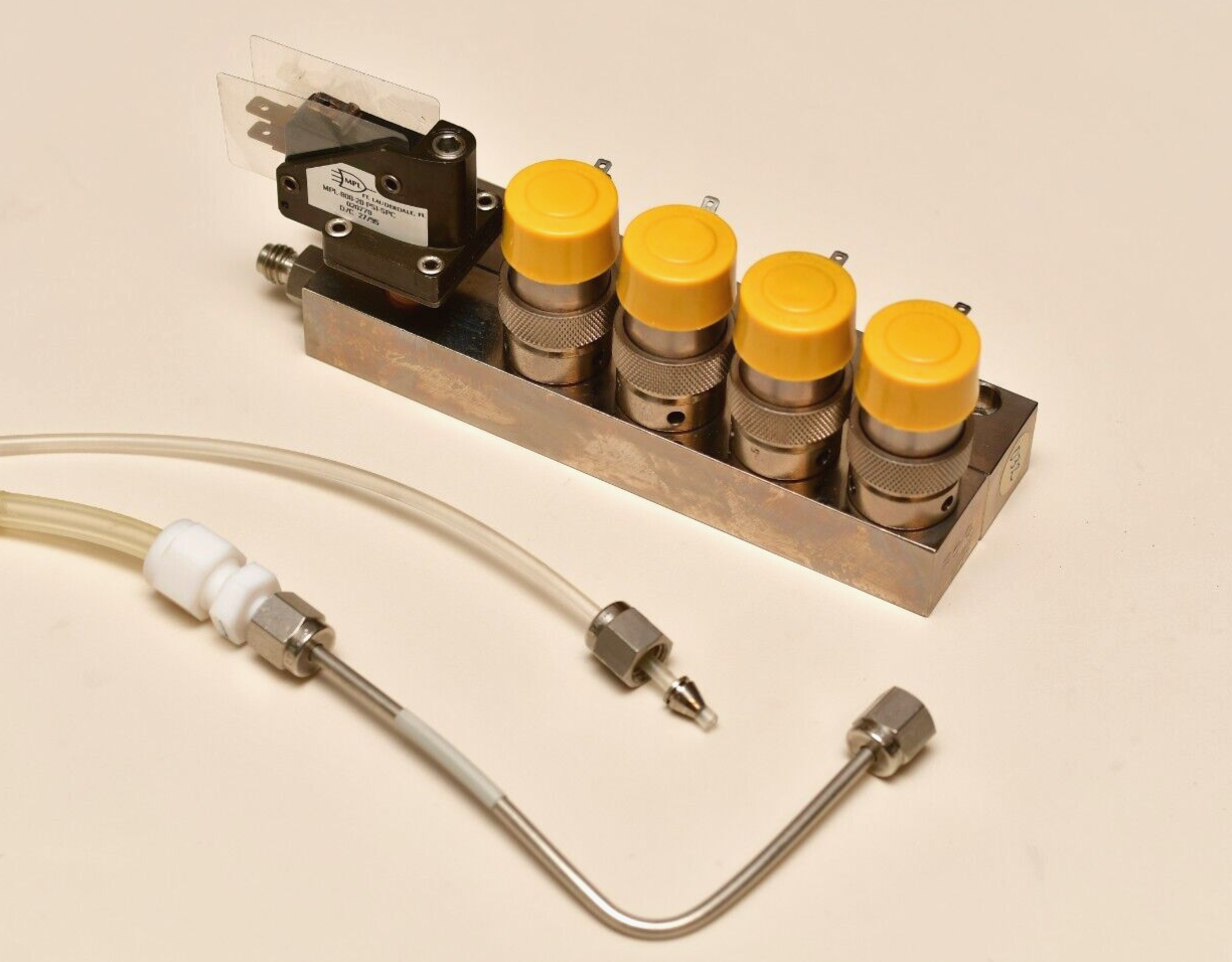 Clippard 4 x E2-M-24VDC Valve Block Assembly with MPL Vacuum Switch Sciex API
