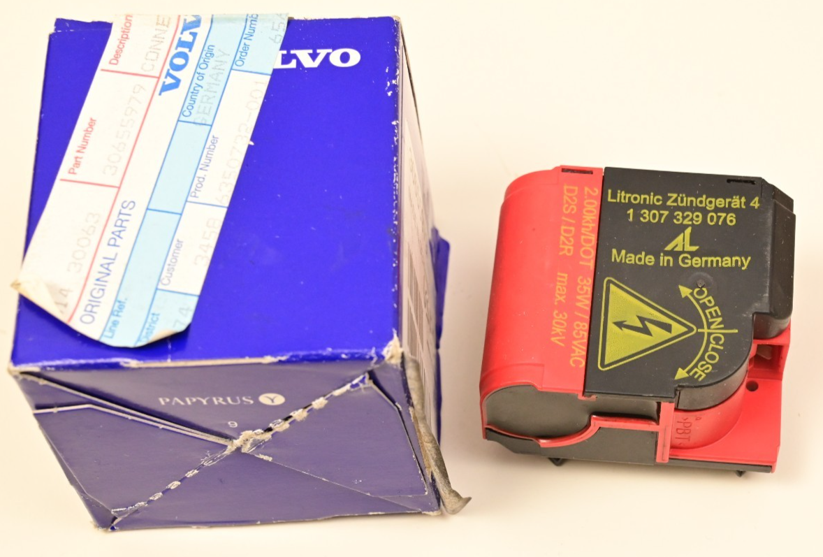 Volvo 30655979 Xenon D2S Headlamp Connector Genuine Used