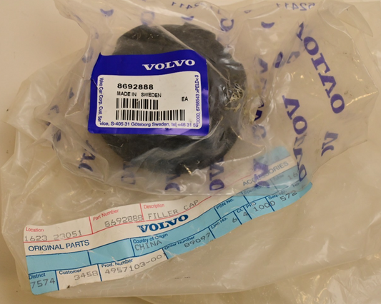 Volvo Oil Filler Cap P/N 8692888 Genuine New Old Stock