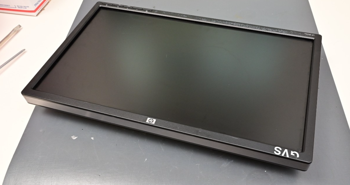 HP ZR22w LCD Monitor 22" w/ VGA DVI DisplayPort Inputs USB Hub