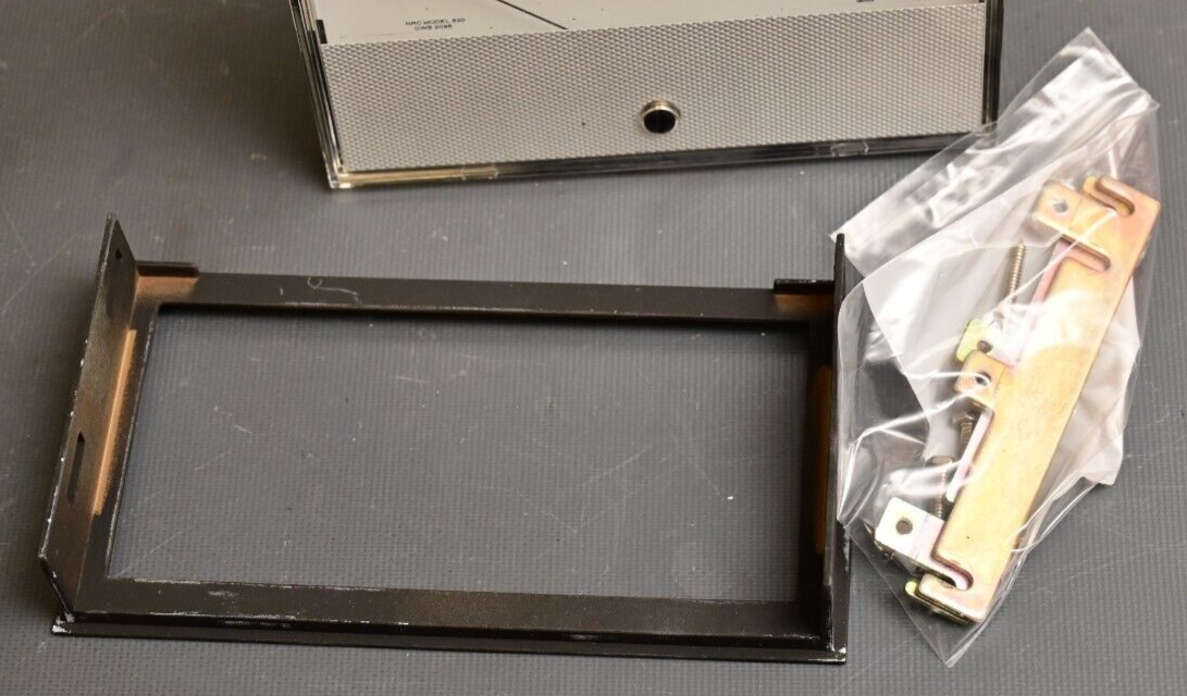 Triplett Panel Meter Newport NRC 820 0-1 Microwatts w/ Flush Panel Mount