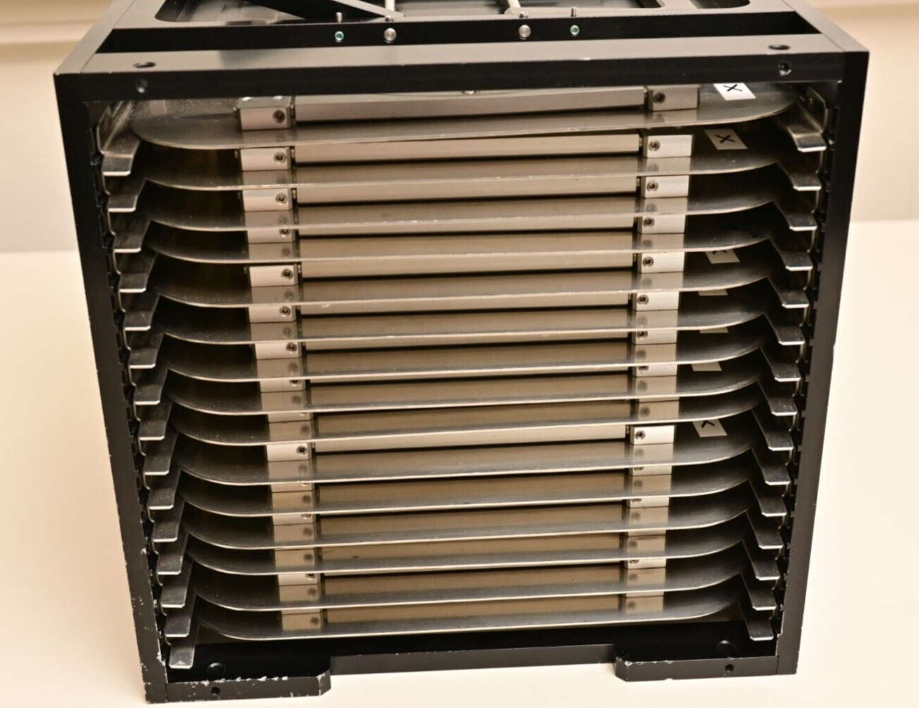 Semiconductor 15-Tray Wafer Cassette 150mm/6" Magazine for Robotic Inspection