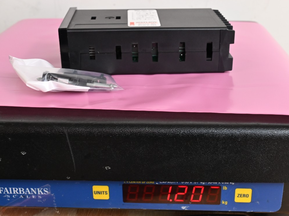 Watlow Series 985 Temperature Process Controller 985A-2DD0-0000