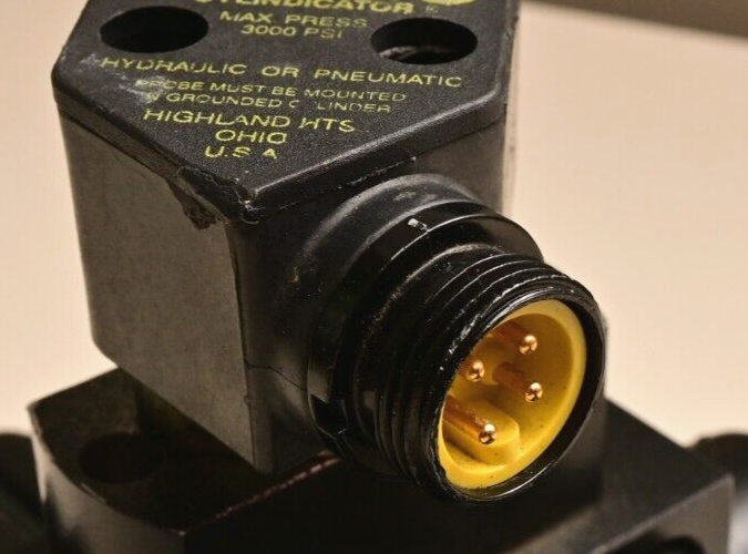 Atlas Hydraulic Cylinder Series H 3000PSI 2.5" x 7.5" w/ NAMCO Cylindicator NOS