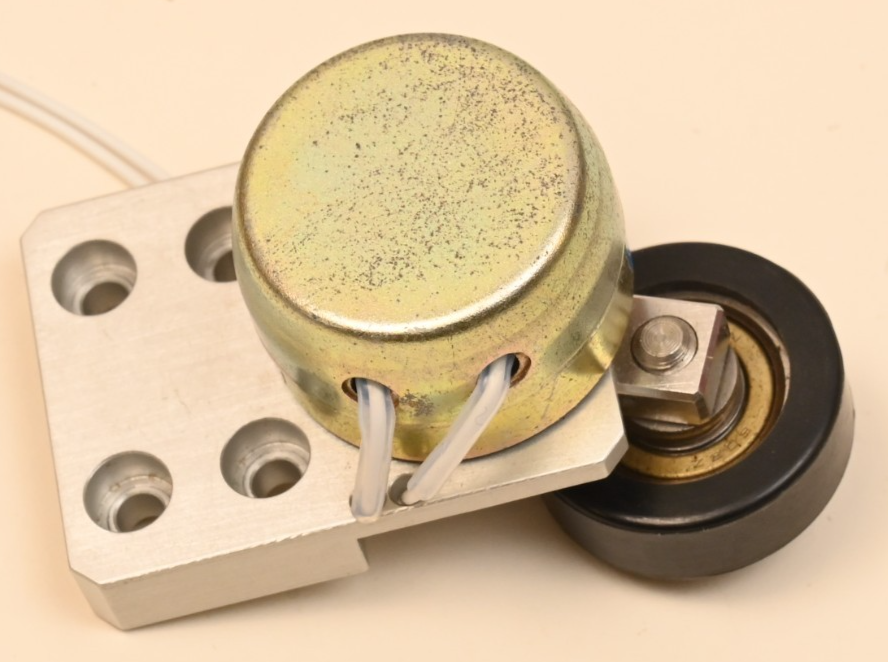 Shidengen 24V Rotary Solenoid Mounted 20mm Arm & 30mm Urethane Wheel S331385829