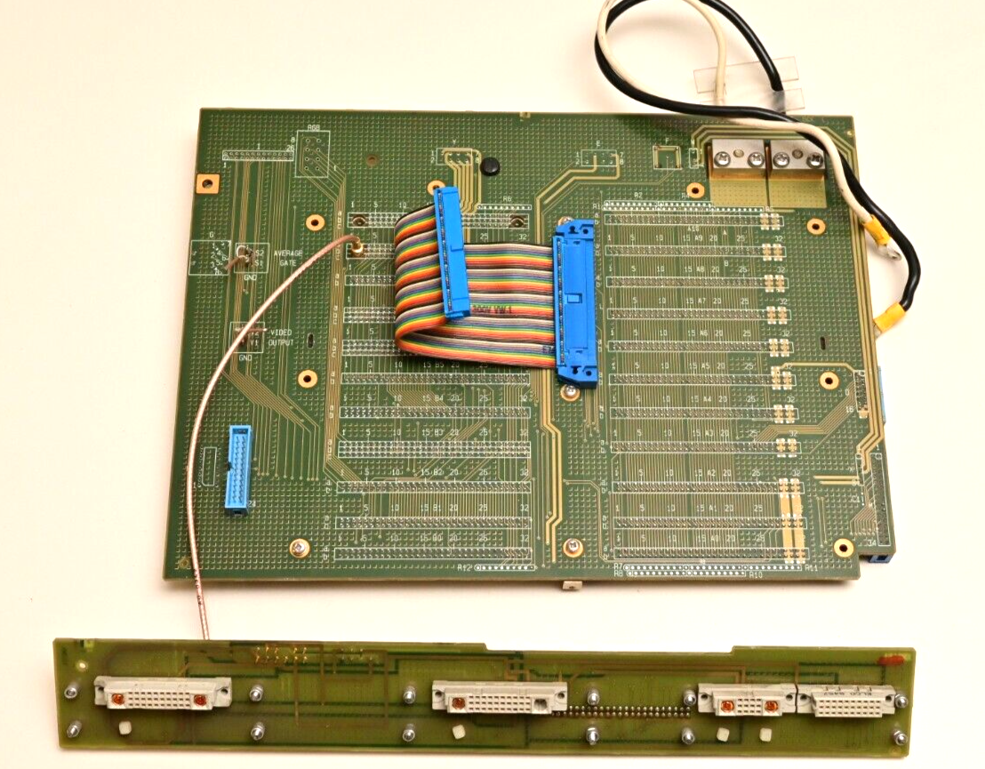 Bruel & Kjaer Model 2123 Backplane Assembly Gold/Parts Reclamation Hybrid Conn