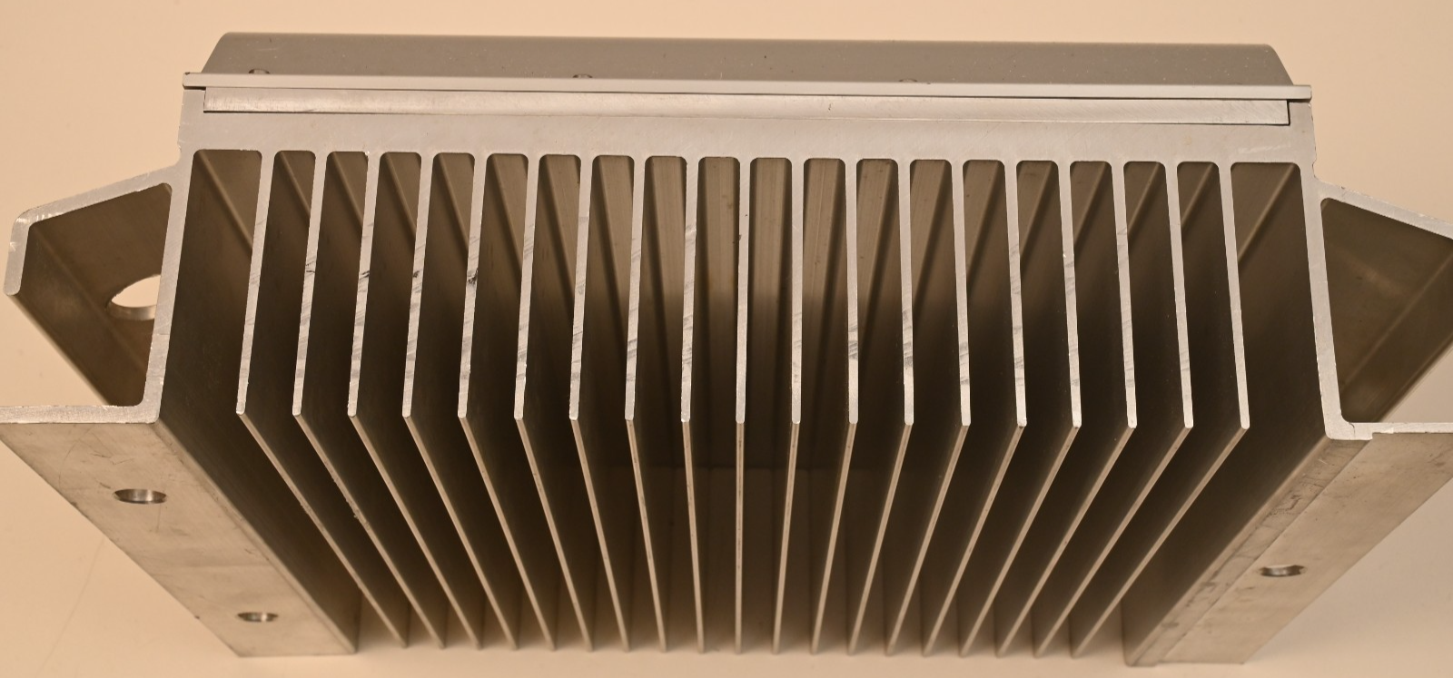 Aluminum Telecom Enclosure w/ 10"x10"x3" Heatsink 11 lbs Andrew/Commscope