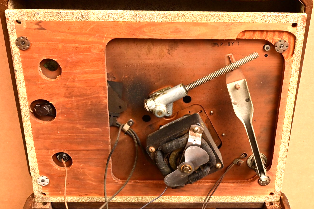 Wards Airline Recording Lathe Tube Radio 14BR-629A Slow Burning Record Blanks