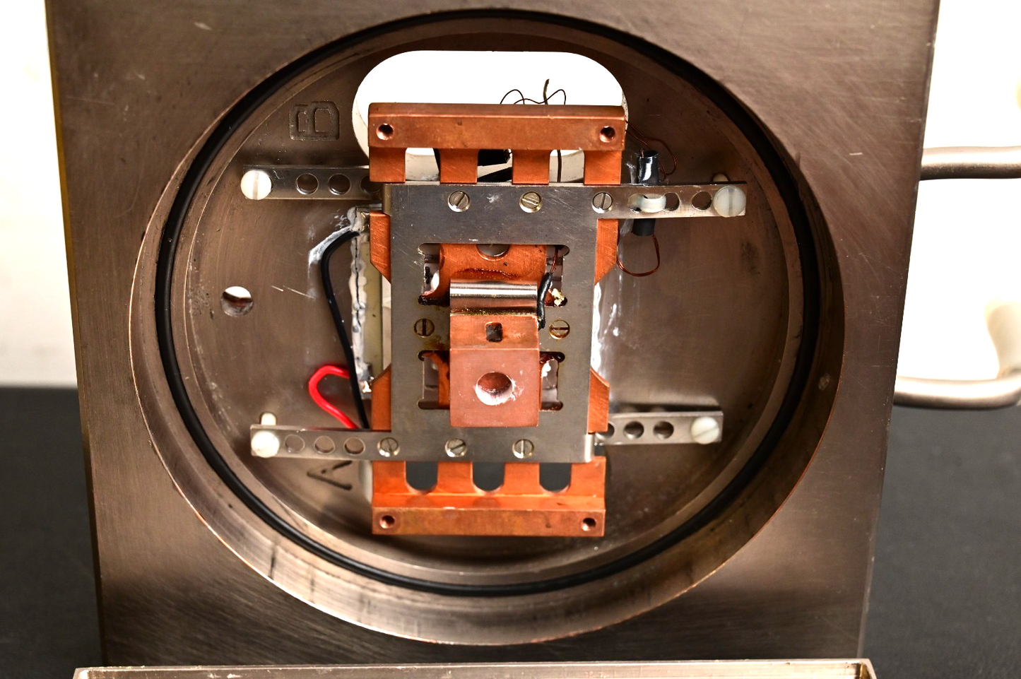 IC Chilled Vacuum Test Fixture 11.5 lbs Solid Copper? w/ Peltier Junction