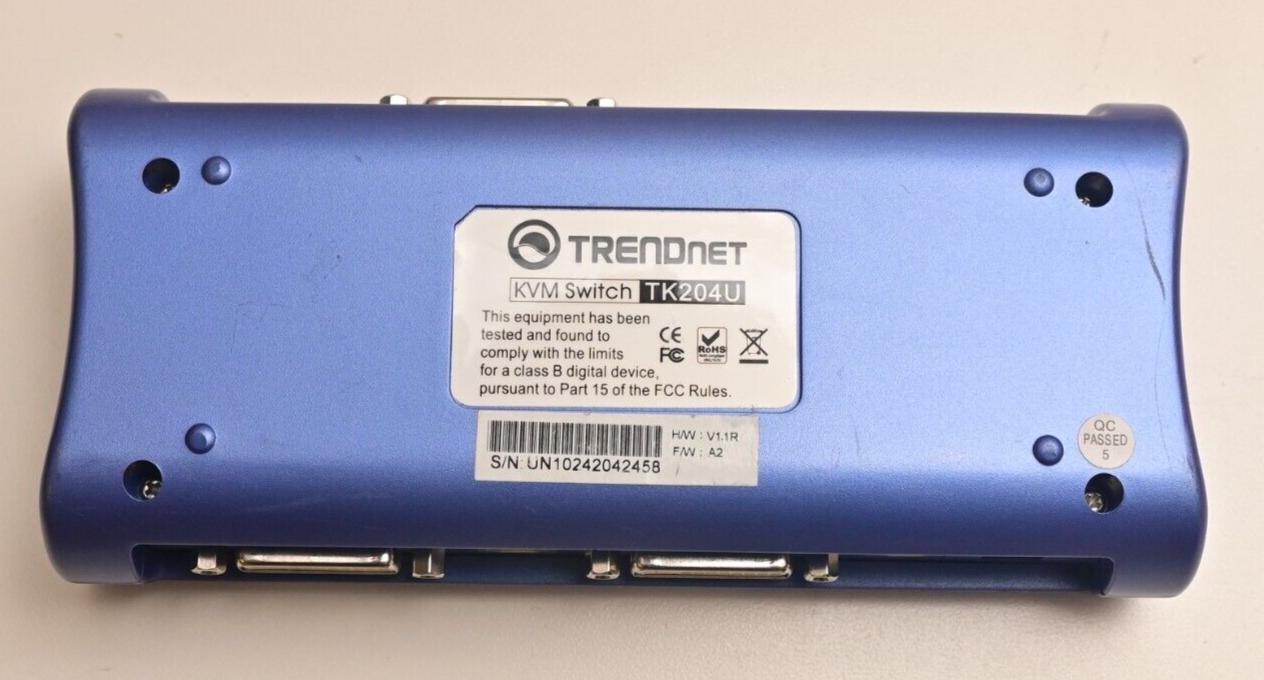 Lot of 5 IT Items Juniper NS-5GT D-Link DES-1105 IOGear Trendnet KVMs TRULink