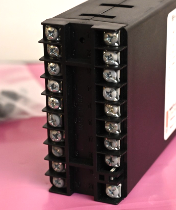 Watlow Series 985 Temperature Process Controller 985A-2DD0-0000