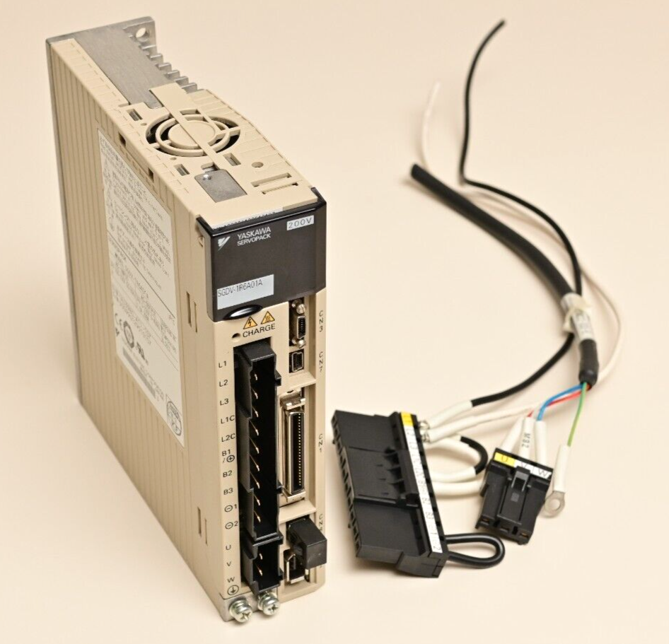 Yaskawa Servopack 200W AC Servo Drive SGDV-1R6A01A 3-Phase Servo Pack Japan
