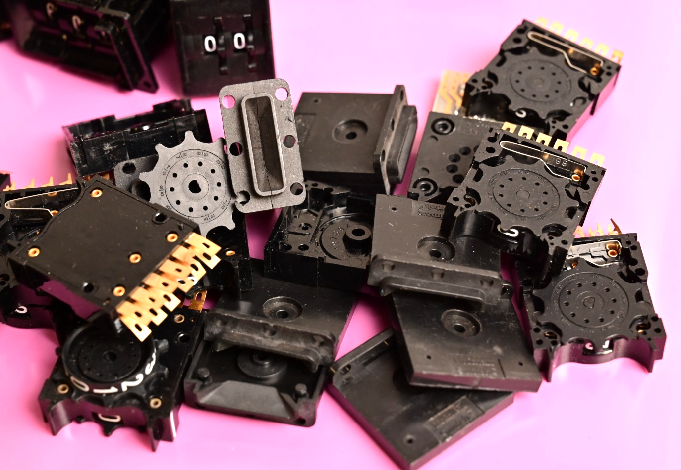 Huge 1.2 lb Lot of Vintage Rotary Thumbwheel Switches Unimax C&K BCD 1980s ICs