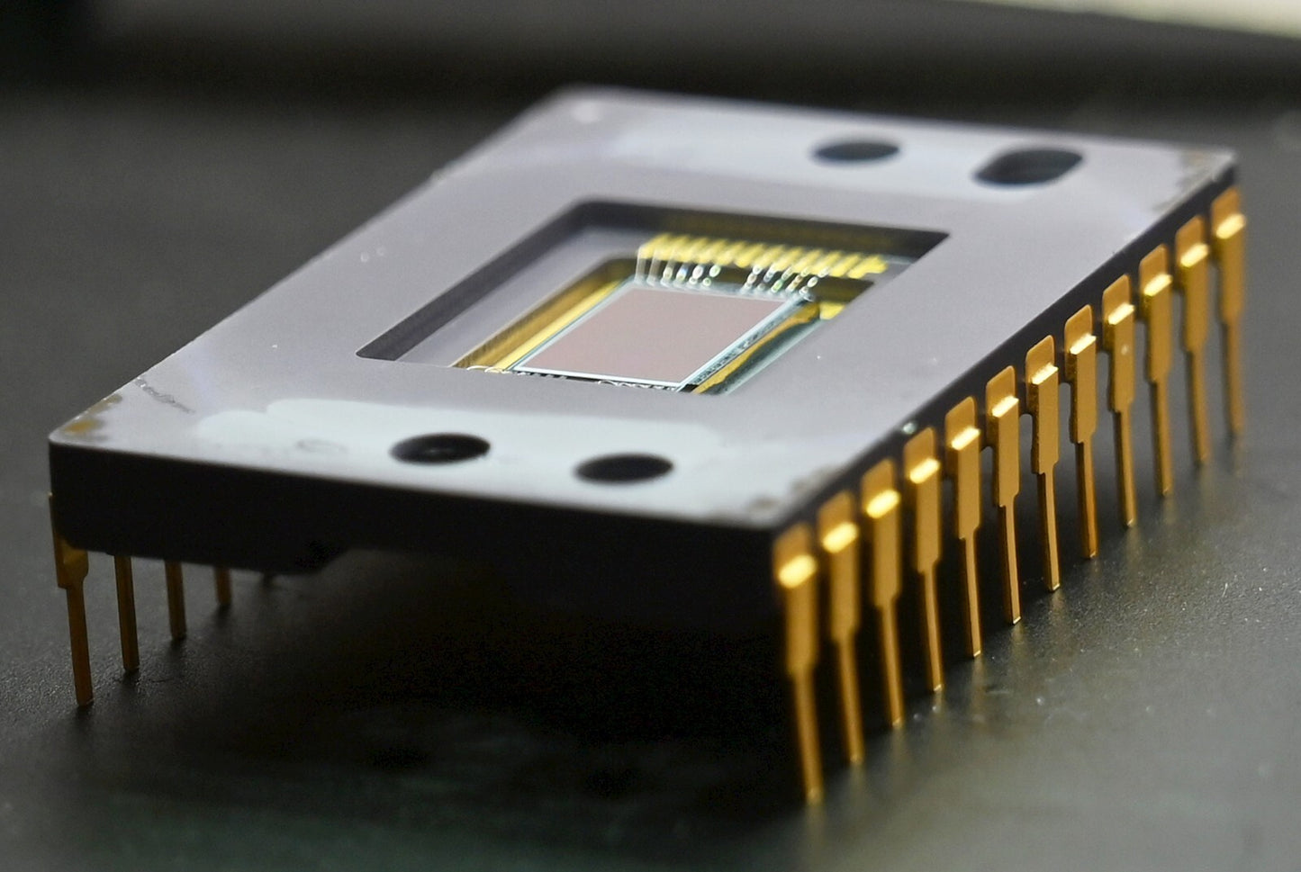 24-Pin Vintage Scientific CCD Chip w/ Exposed Wafer Gold/Ceramic Case Kodak?