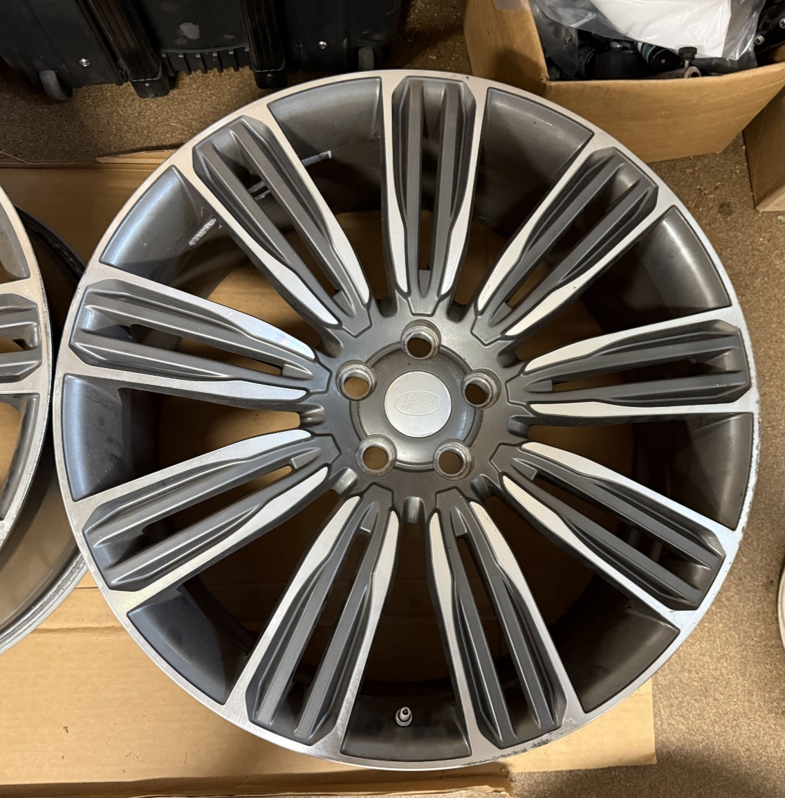 OEM Genuine Range Rover 22" Style 9012 Wheels 9-Split Spoke L405 L494 LR099146