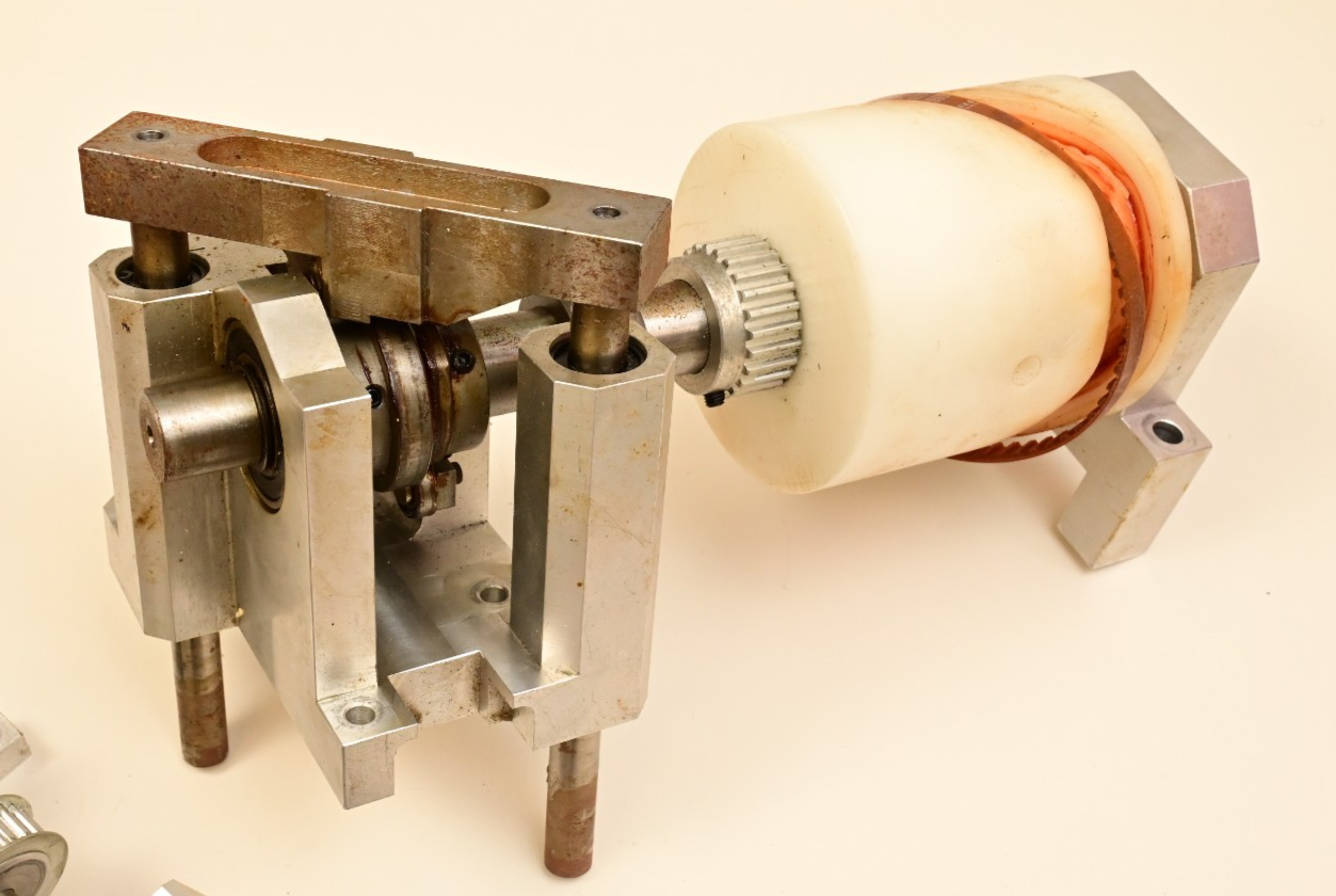 16.5 Lot of Machinery from Commercial Slide Sleever Binder 86 051-04A1 Clutch