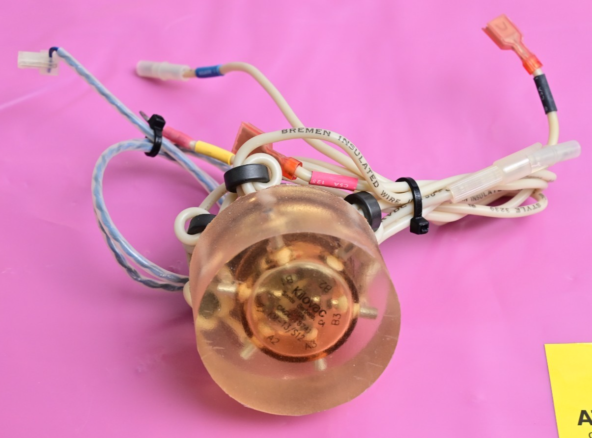 Kilovac KM-13/S12 High Voltage Vacuum Relay 48Ω 24V Encapsulated