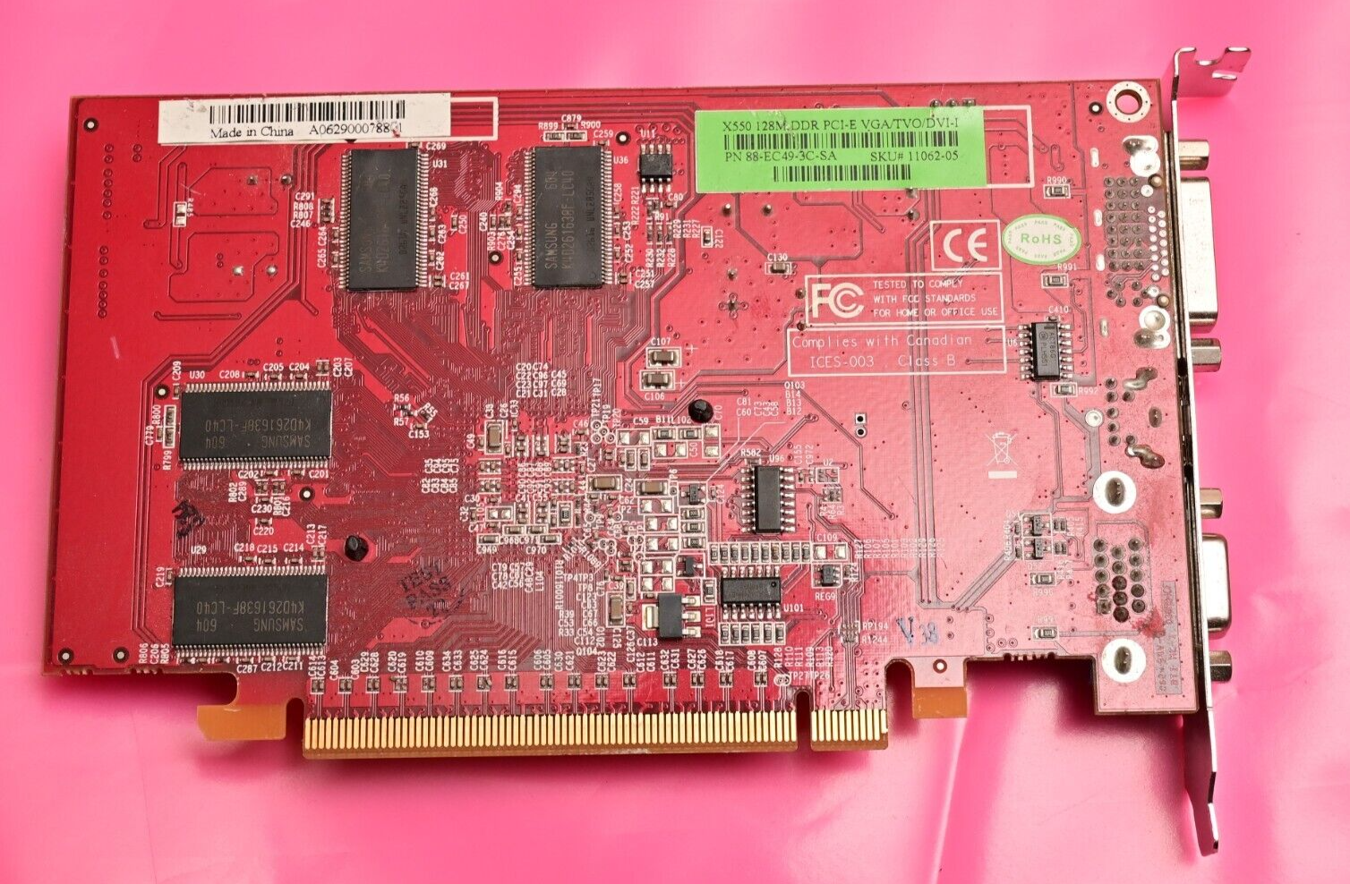 Sapphire X550 Silent Video/Graphics Card 128MB DDR PCIe VGA/TVO/DVI-D