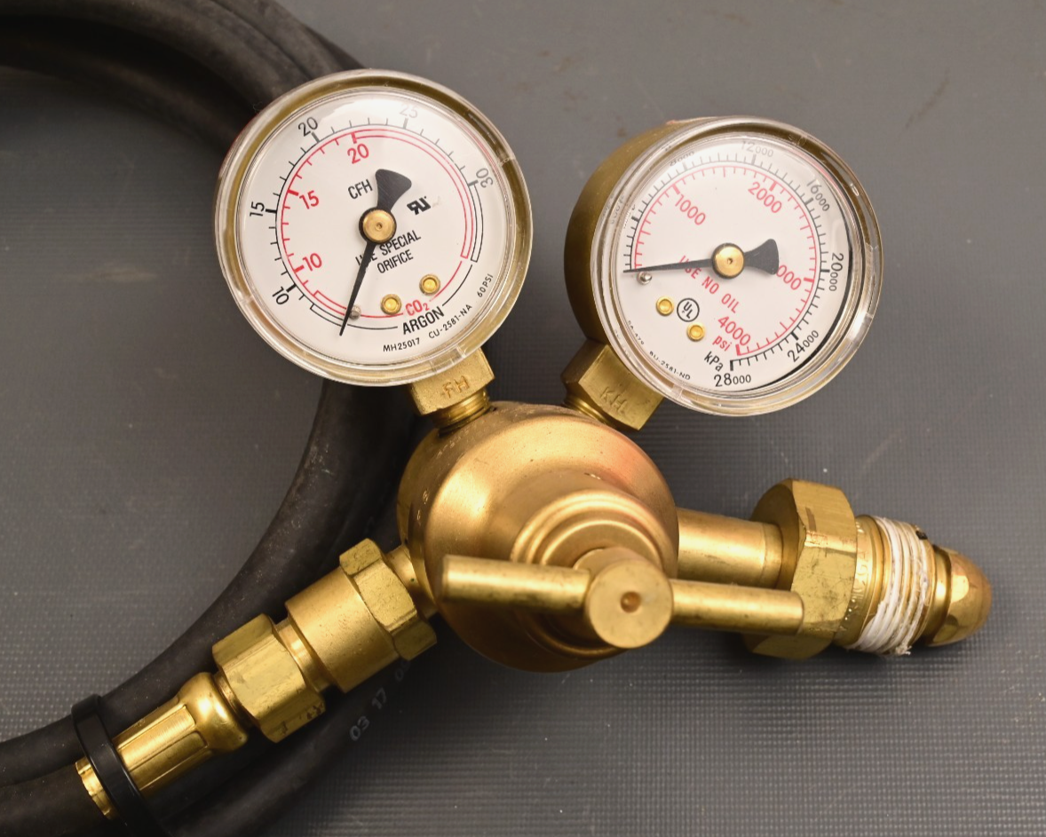 Compressed Gas Regulator with Hose Model AF 150 SA568 Argon CO2 Inert